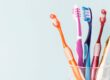 who-invented-the-toothbrush-1920x960 (1)